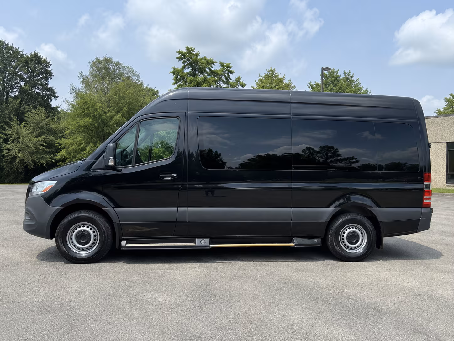 20 passenger sprinter van